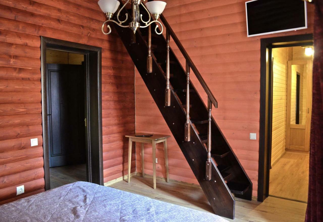 Knyazhyi Dvir Apartment Strigalnya Bagian luar foto