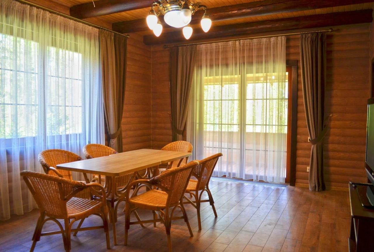 Knyazhyi Dvir Apartment Strigalnya Bagian luar foto