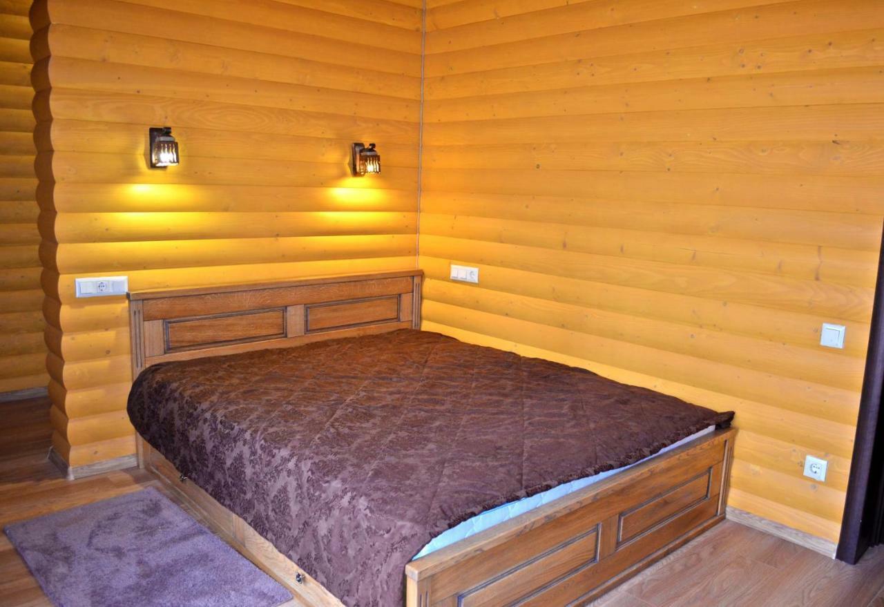 Knyazhyi Dvir Apartment Strigalnya Bagian luar foto